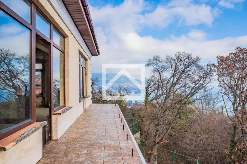 Коттедж в Крым, Ялта муниципальный округ, пос. Горное 10Е (300 м) - Фото 1