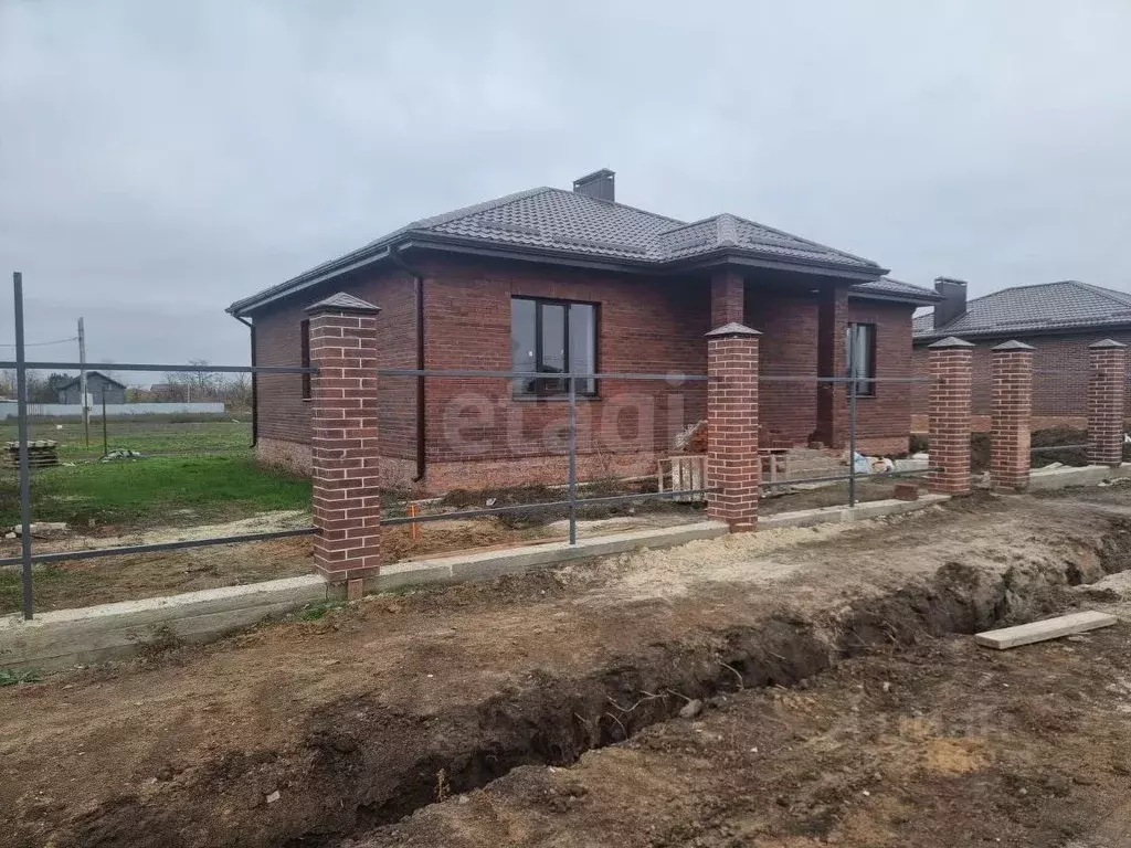 Дом в Ростовская область, Азовский район, Новоалександровка хут.  (107 ... - Фото 1