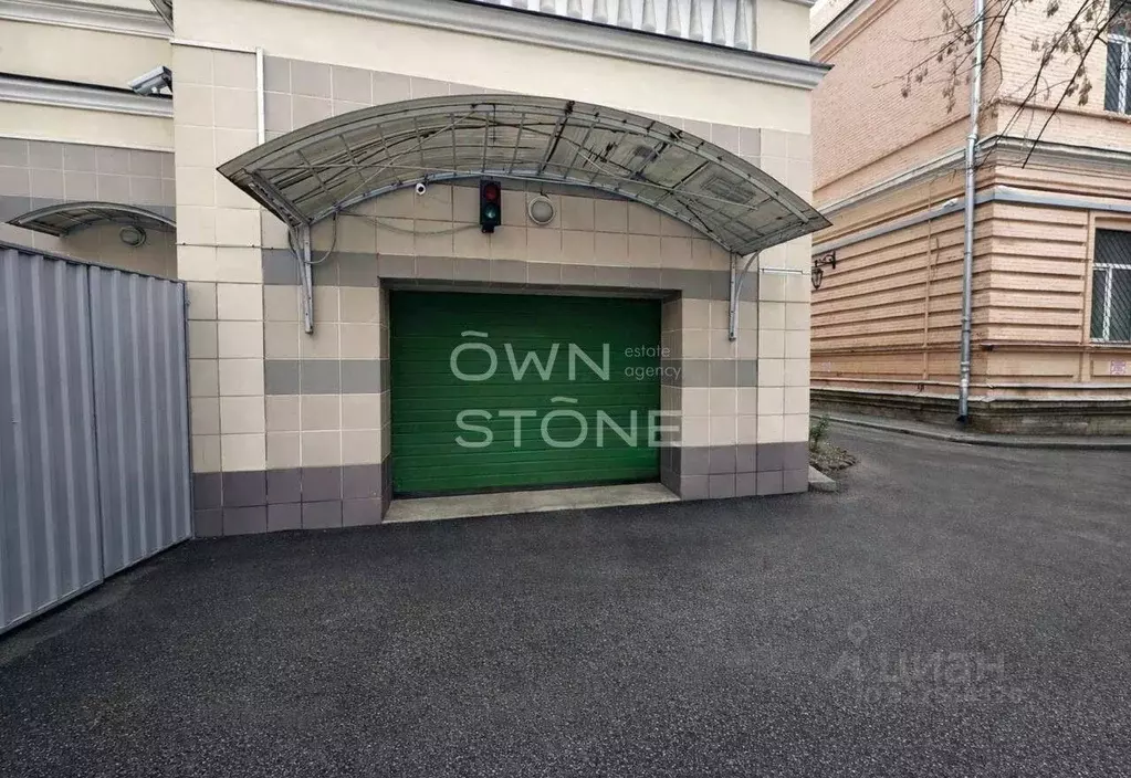 Гараж в Москва Староконюшенный пер., 35С2 (27 м) - Фото 1