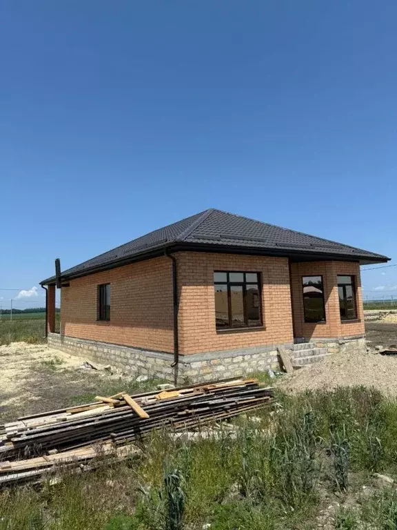 Дом в Ставропольский край, Михайловск Шпаковский район, ул. Бориса ... - Фото 0