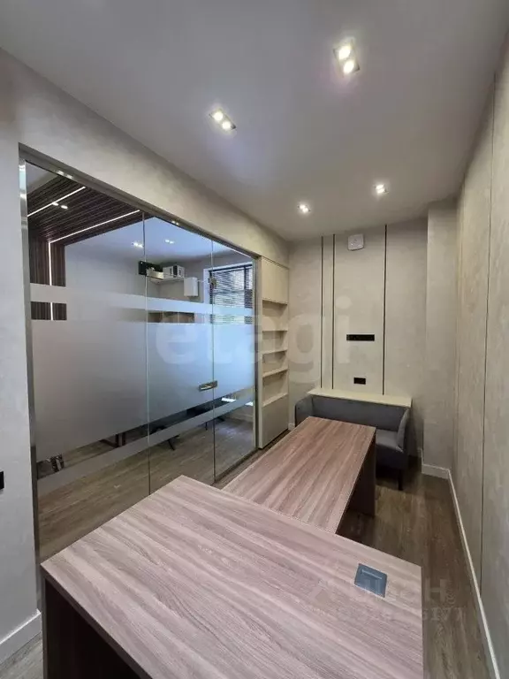 Офис в Ханты-Мансийский АО, Ханты-Мансийск ул. Свердлова, 26 (49 м) - Фото 1