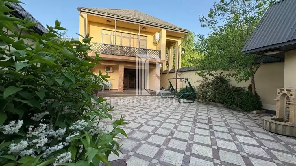 Дом в Дагестан, Махачкала Караман-4 мкр,  (200 м) - Фото 1