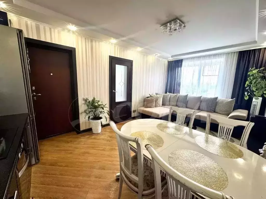 2-к кв. Тюменская область, Тюмень ул. Республики, 212 (30.0 м) - Фото 1