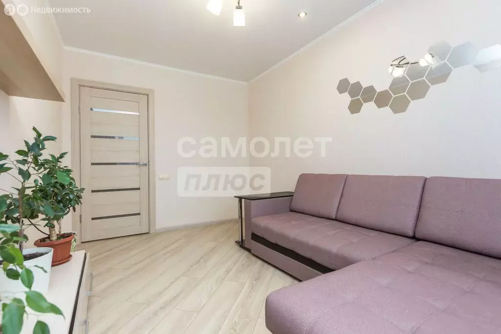 3-комнатная квартира: село Булгаково, Дуговая улица, 35 (57.9 м) - Фото 1