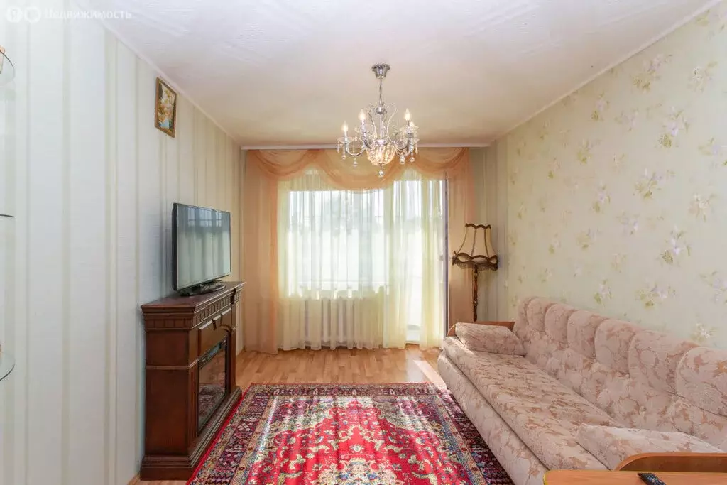 3-комнатная квартира: Тобольск, 6-й микрорайон, 17 (60.8 м) - Фото 1