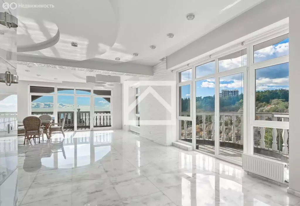 4-комнатная квартира: Ялта, Загородная улица, 17В (147.4 м) - Фото 1