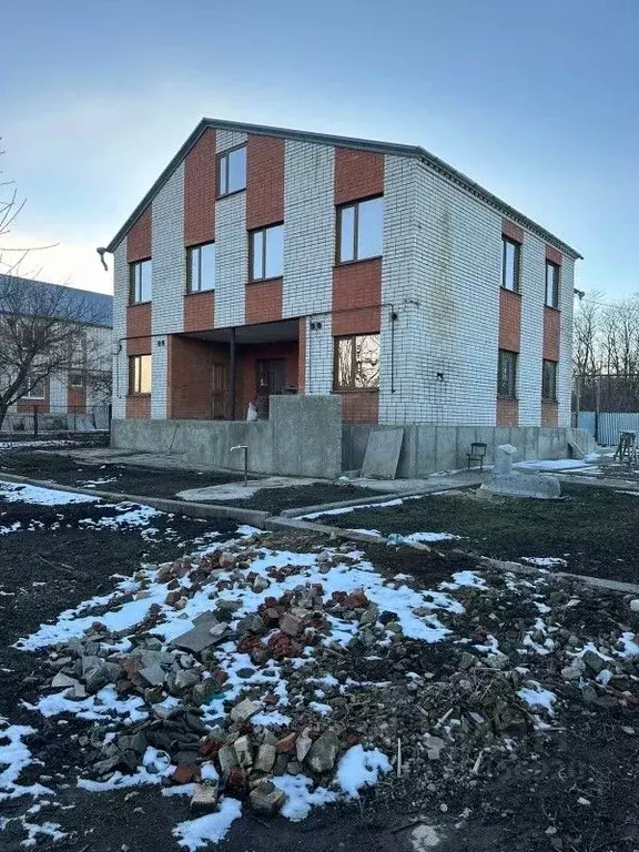 Дом в Ставропольский край, Грачевский муниципальный округ, с. Красное ... - Фото 0