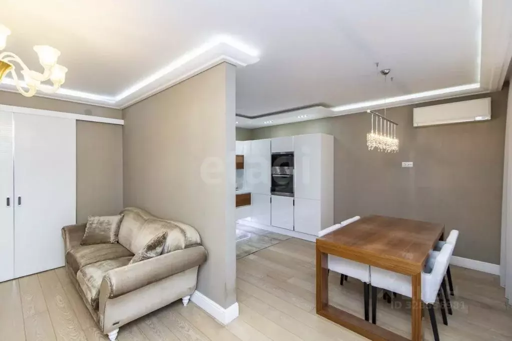 2-к кв. Тюменская область, Тюмень ул. Малыгина, 2 (80.0 м) - Фото 0