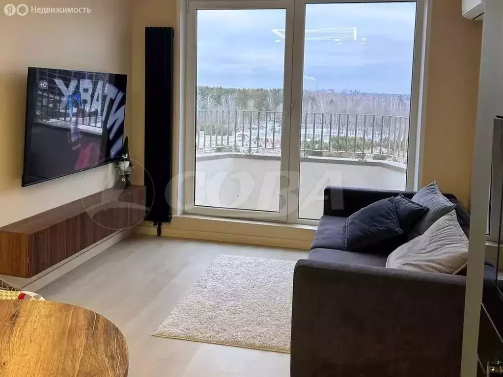 2-комнатная квартира: Тюмень, улица Фармана Салманова, 1 (56 м) - Фото 1