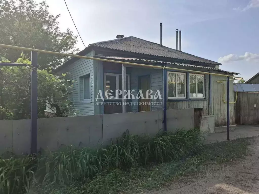 Дом в Курская область, Горшеченский район, Куньевский сельсовет, с. ... - Фото 1