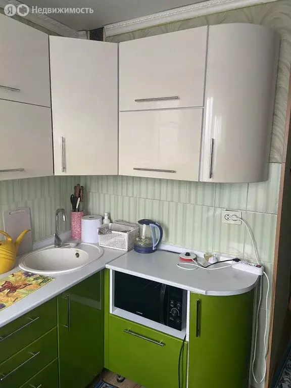 3-комнатная квартира: Абакан, улица Пушкина, 1 (53.4 м) - Фото 1