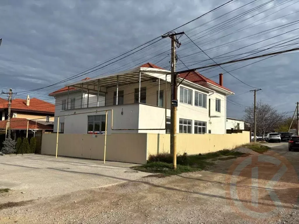 Дом в Крым, Симферополь ул. Акъ-Къая, 2Р (237 м) - Фото 1