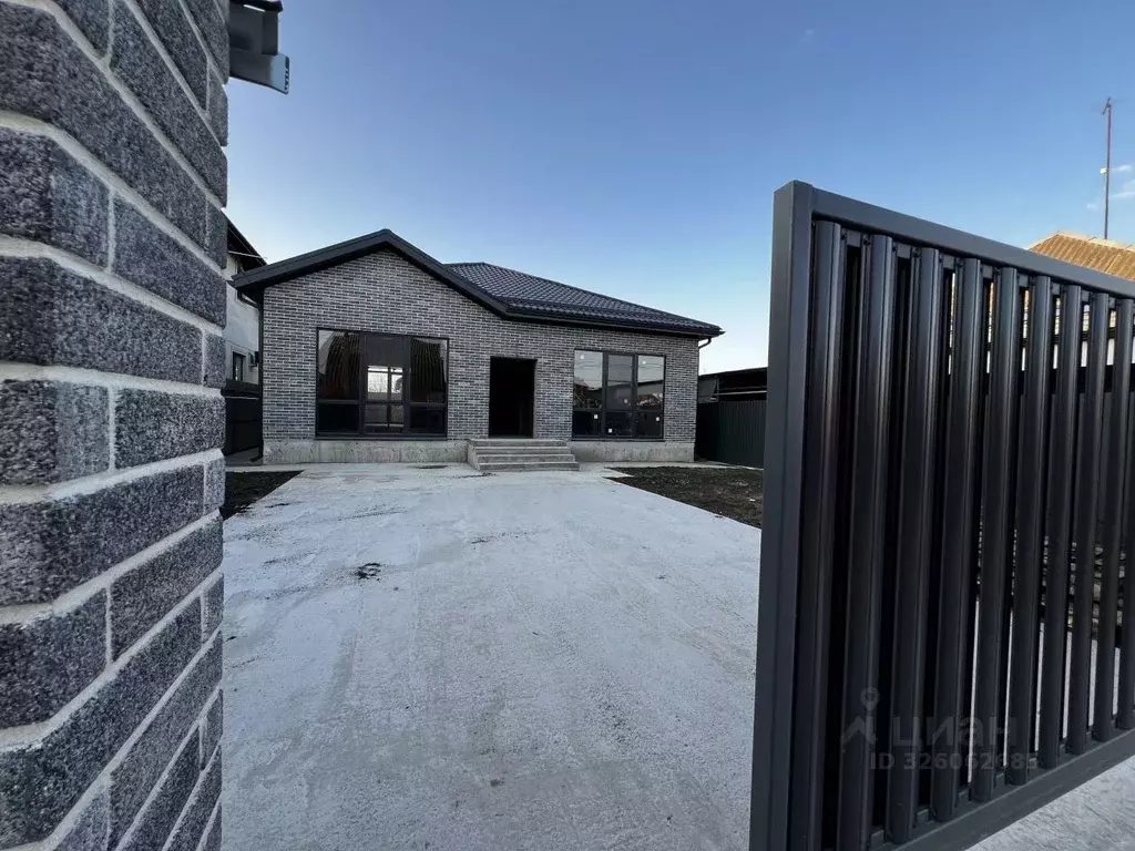 Дом в Адыгея, Тахтамукайский район, Яблоновский пгт проезд 2-й ... - Фото 1