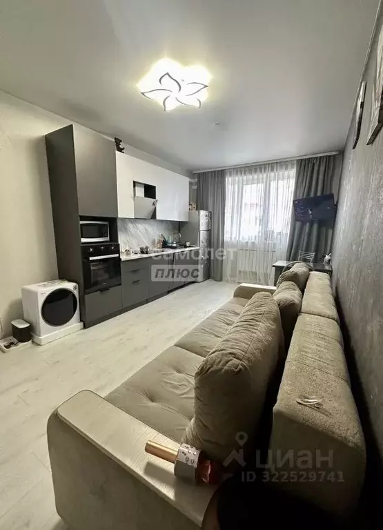 3-к кв. Ямало-Ненецкий АО, Ноябрьск Сибирская ул., 192 (78.4 м) - Фото 0