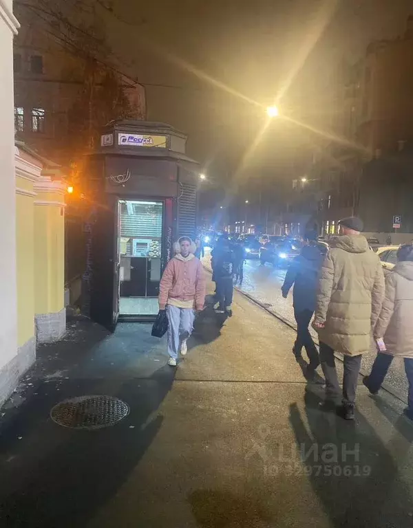Торговая площадь в Санкт-Петербург 8-я Васильевского острова линия, 71 ... - Фото 1
