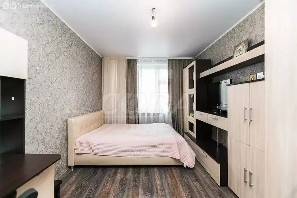 2-комнатная квартира: Тюмень, улица Александра Протозанова, 16 (54 м) - Фото 1