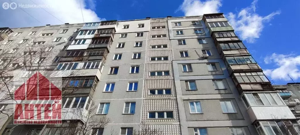 3-комнатная квартира: Нижний Новгород, улица Политбойцов, 18А (57 м) - Фото 0