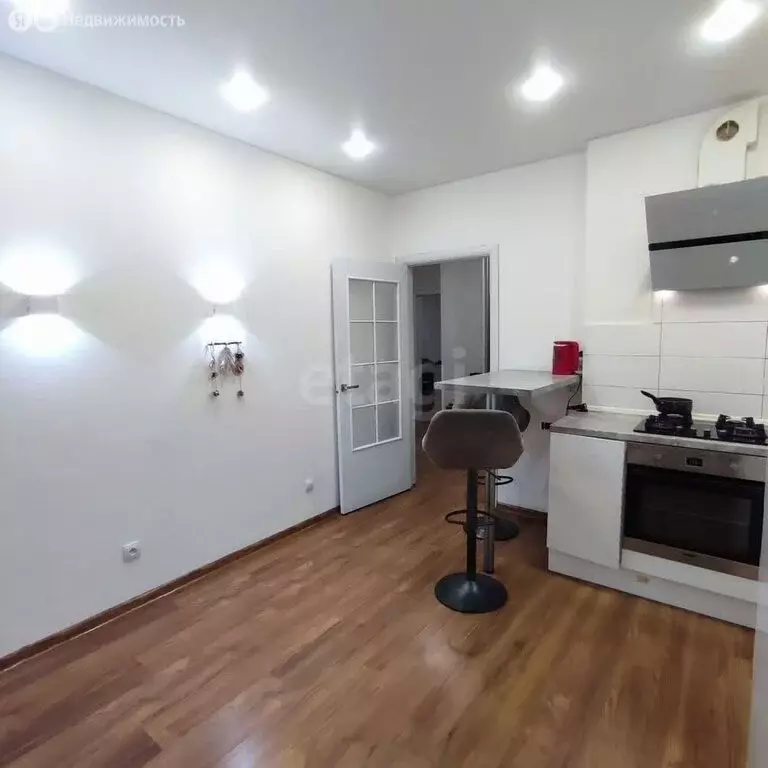 2-комнатная квартира: Калининград, улица Горького, 170Б (63 м) - Фото 1