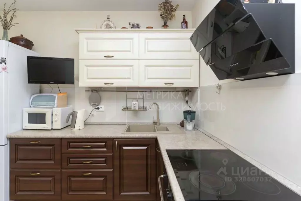 2-к кв. Тюменская область, Тюмень ул. Николая Зелинского, 19 (61.2 м) - Фото 1