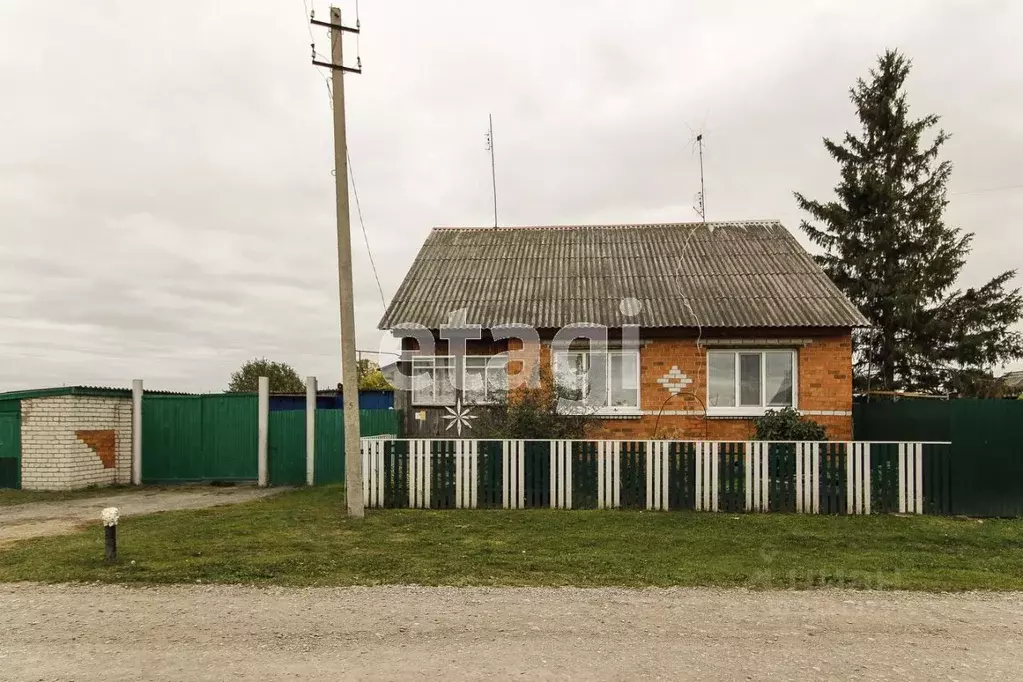 Дом в Тюменская область, Исетский район, с. Бархатово Механизаторская ... - Фото 0