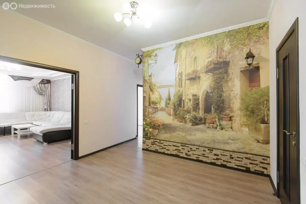 4-комнатная квартира: Батайск, улица Комарова, 131А (125.6 м) - Фото 0