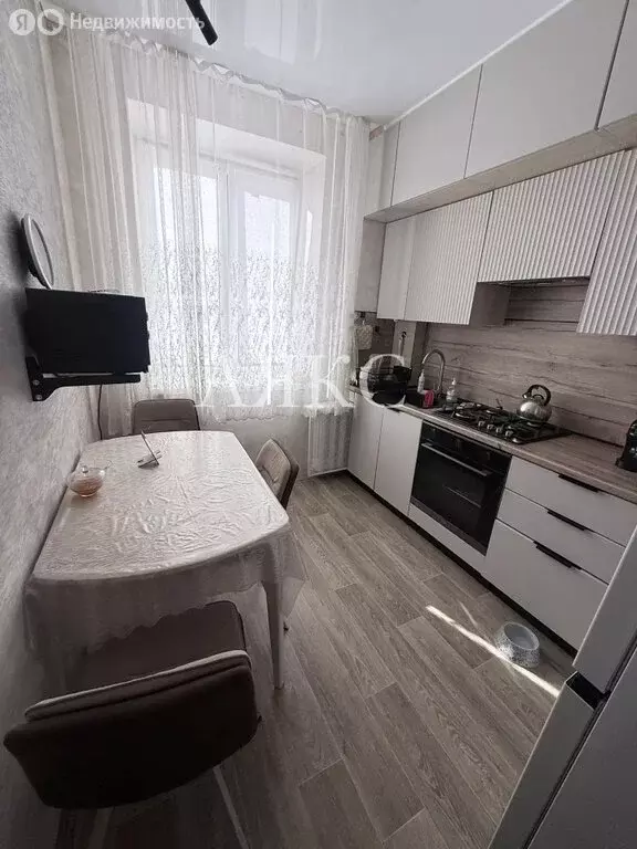 3-комнатная квартира: Ишимбай, проспект Ленина, 18Б (55.6 м) - Фото 1