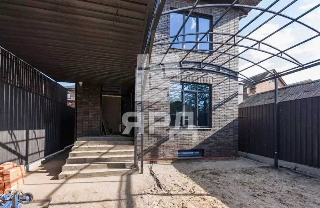 Дом в Ростовская область, Ростов-на-Дону Кленовый пер., 20 (210 м) - Фото 1