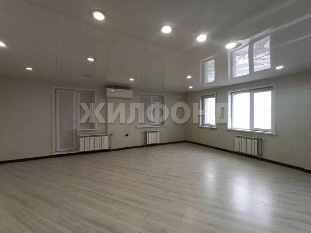 3-к кв. Новосибирская область, Новосибирск ул. Ясный Берег, 10 (72.0 ... - Фото 1