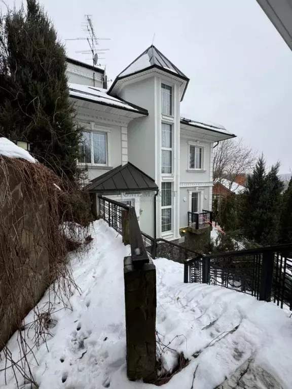 Дом в Московская область, Химки Новогорск мкр, 11 (500 м) - Фото 2