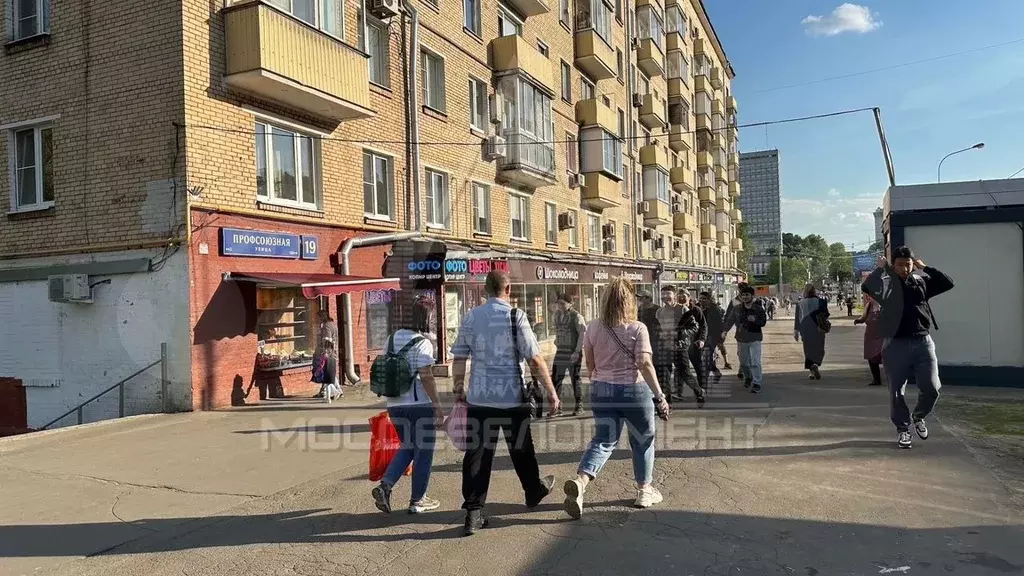 Помещение под табак на сверхинтенсивном трафике - Фото 1