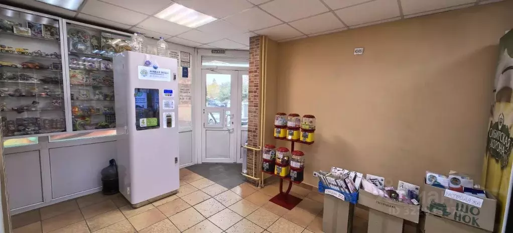 Помещение свободного назначения в Омская область, Омск бул. ... - Фото 1