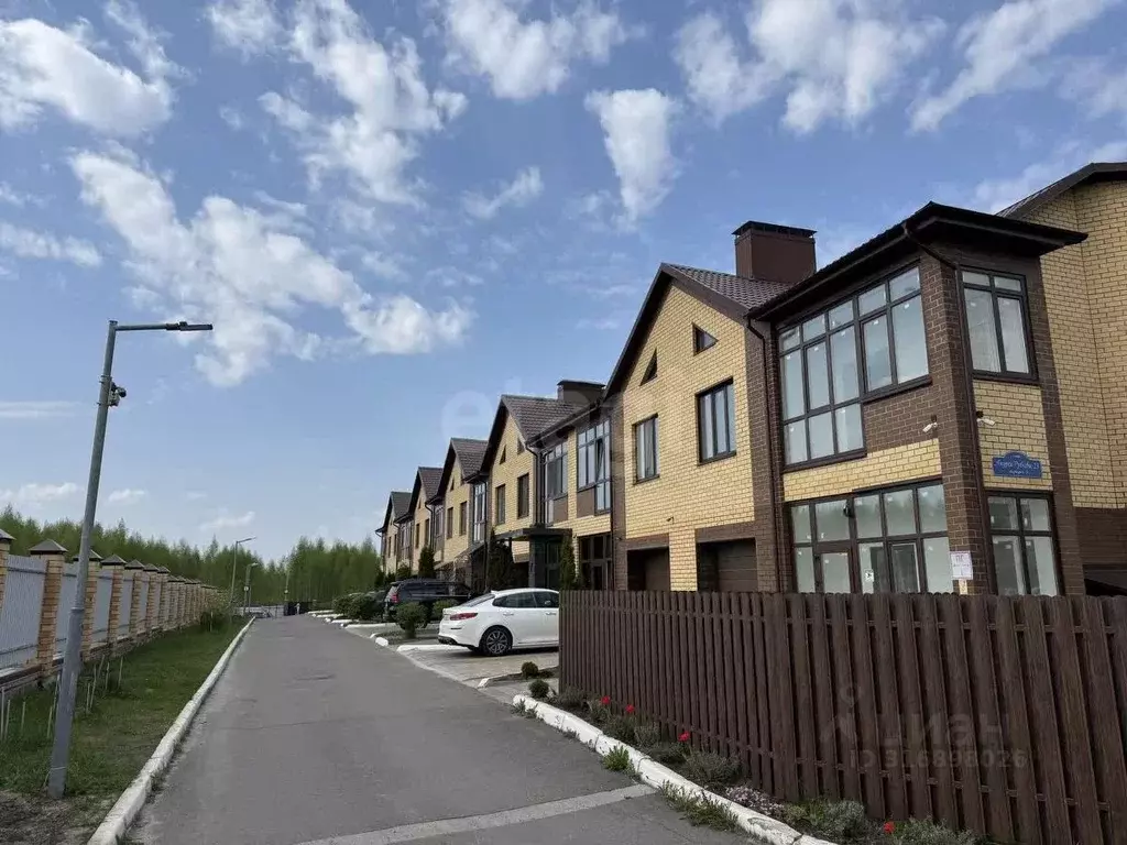 Таунхаус в Брянская область, Брянский район, пос. Мичуринский ул. ... - Фото 1