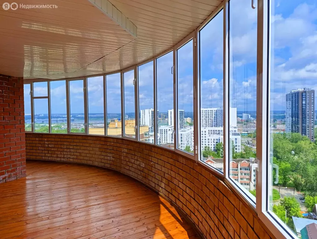 3-комнатная квартира: Пермь, улица Василия Каменского, 10А (105 м) - Фото 1