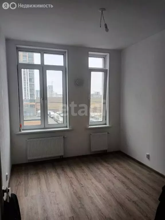 2-комнатная квартира: Екатеринбург, улица Академика Парина, 31 (60 м) - Фото 1