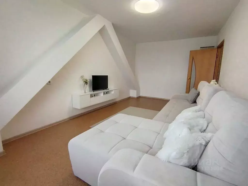 3-к кв. Кемеровская область, Юрга Фестивальная ул., 18 (70.0 м) - Фото 2