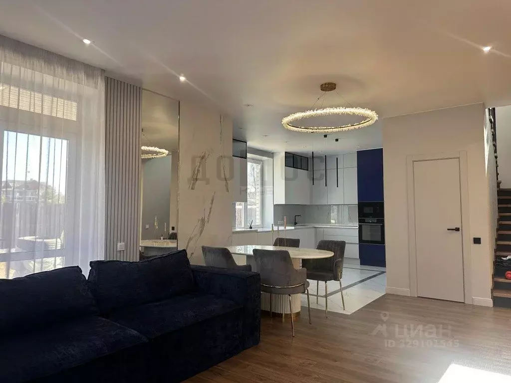 Дом в Свердловская область, Екатеринбург просп. Ленина (196 м) - Фото 1