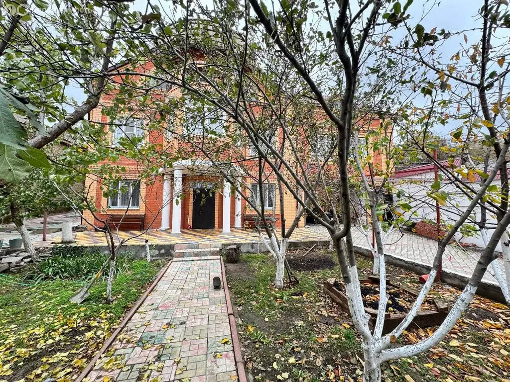 Дом в Махачкала, 5-я Таркинская улица, 64 (400 м) - Фото 1