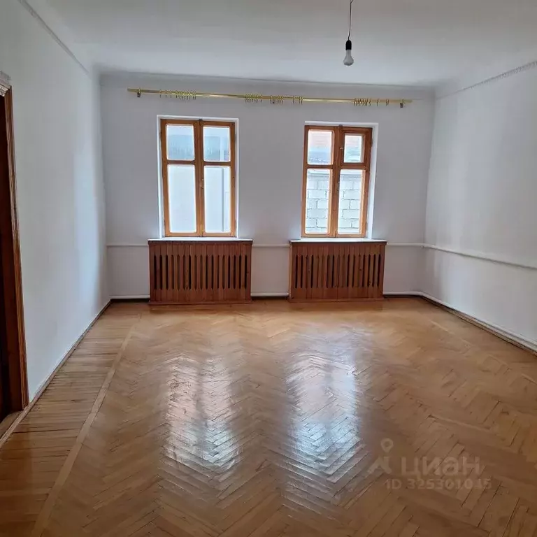 Дом в Северная Осетия, Владикавказ Тракторный пер. (100 м) - Фото 1