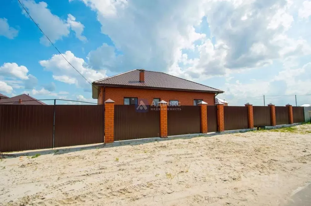 Коттедж в Тюменская область, Тюмень ул. Юрия Шешукова (97 м) - Фото 1