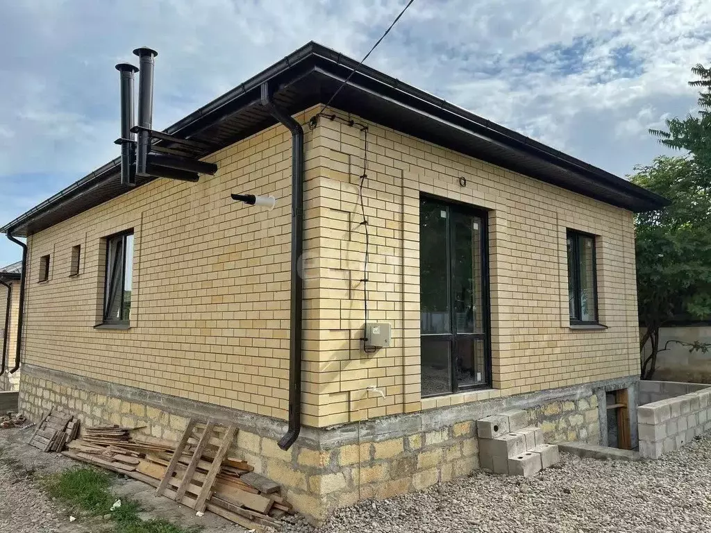 Дом в Ставропольский край, Шпаковский муниципальный округ, с. Надежда ... - Фото 1