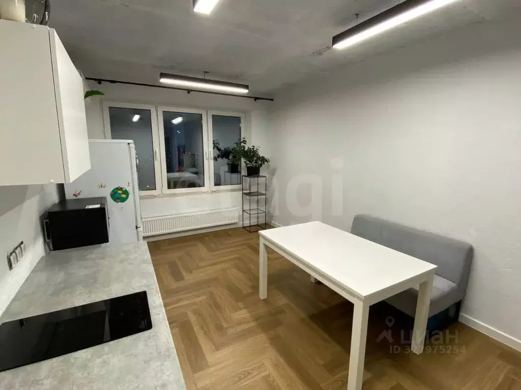 1-к кв. Тюменская область, Тюмень ул. 50 лет Октября, 57Бк2 (46.3 м) - Фото 1