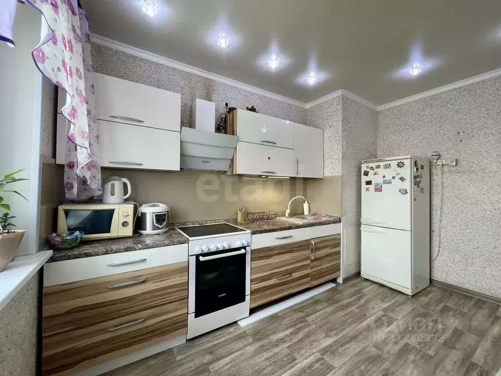 3-к кв. Белгородская область, Старый Оскол Жукова мкр, 19 (66.8 м) - Фото 1