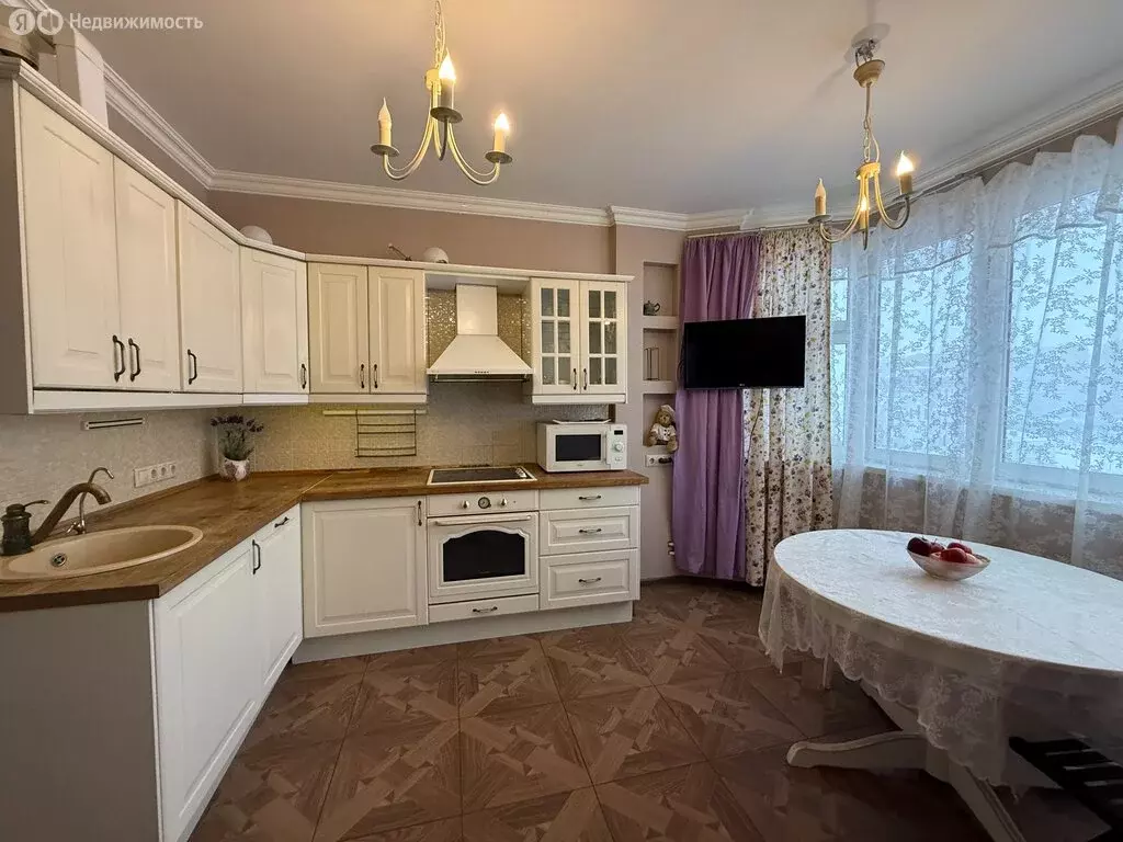 3-комнатная квартира: Москва, проспект Защитников Москвы, 14 (75.2 м) - Фото 1