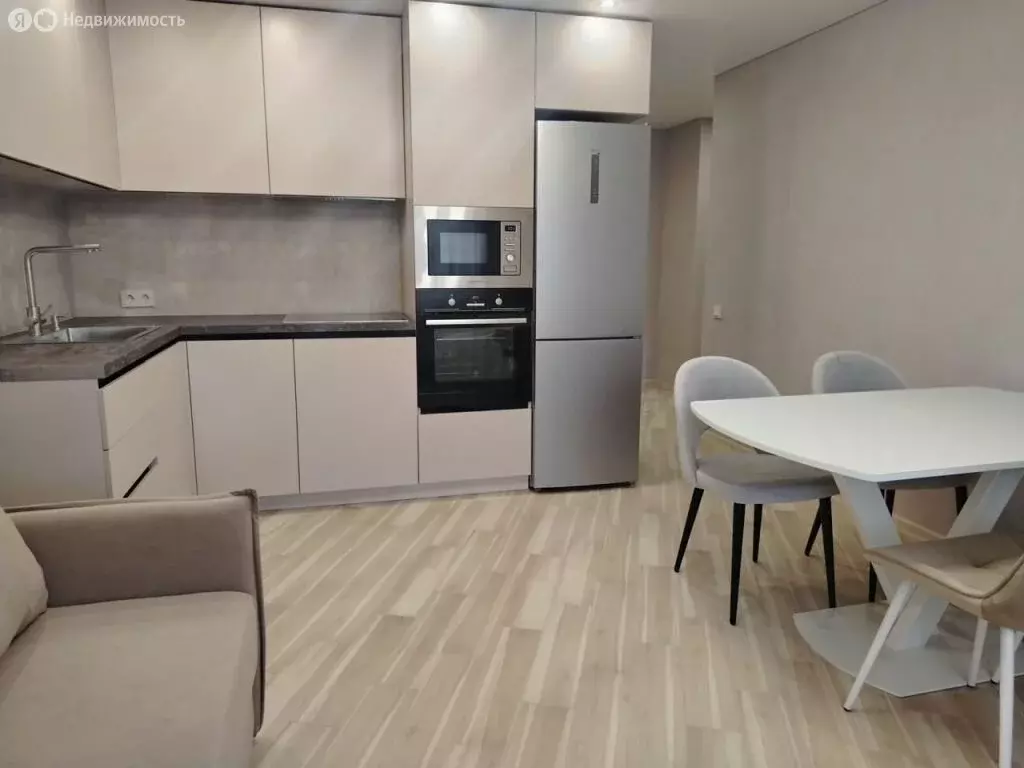 2-комнатная квартира: Саратов, проспект Энтузиастов, 2 (67.7 м) - Фото 1