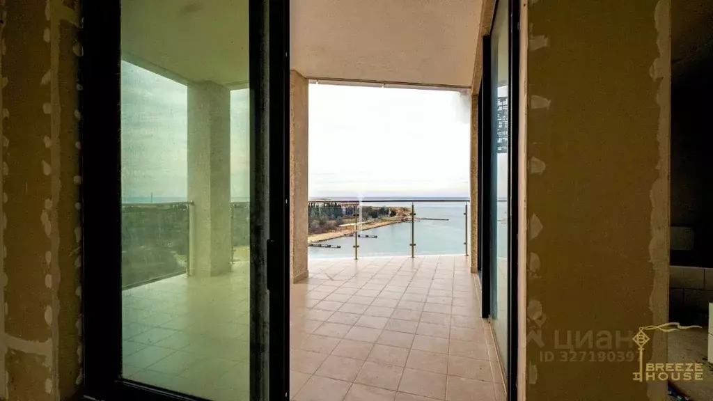 2-к кв. Севастополь ул. Пляж Омега, 39с1 (145.6 м) - Фото 1