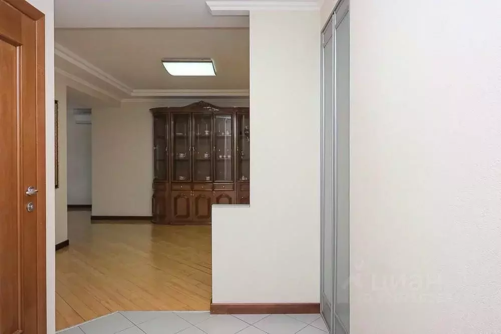 4-к кв. Омская область, Омск ул. Марченко, 11 (143.7 м) - Фото 2