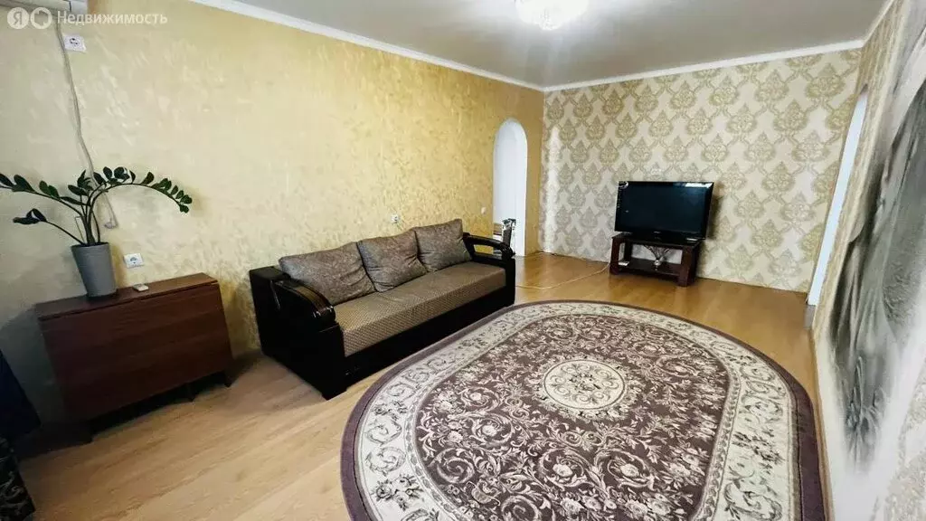 3-комнатная квартира: Каменск-Шахтинский, Советская улица, 42 (66.1 м) - Фото 1