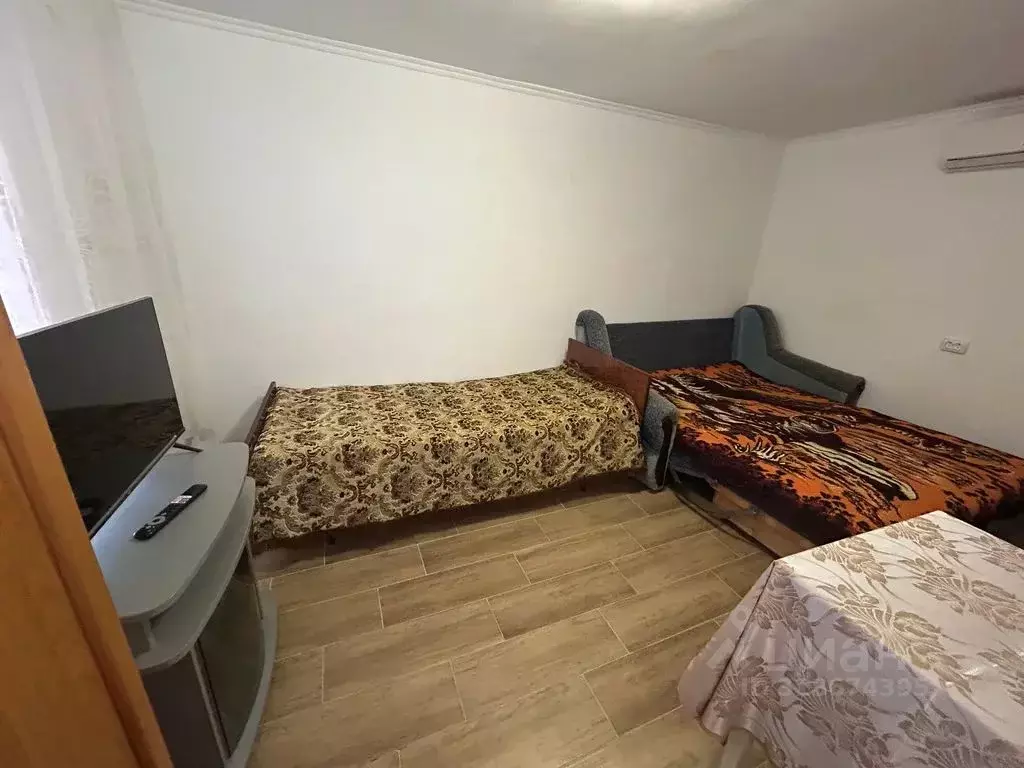 Комната Крым, Евпатория городской округ, Заозерное пгт ул. Чкалова, 46 - Фото 0