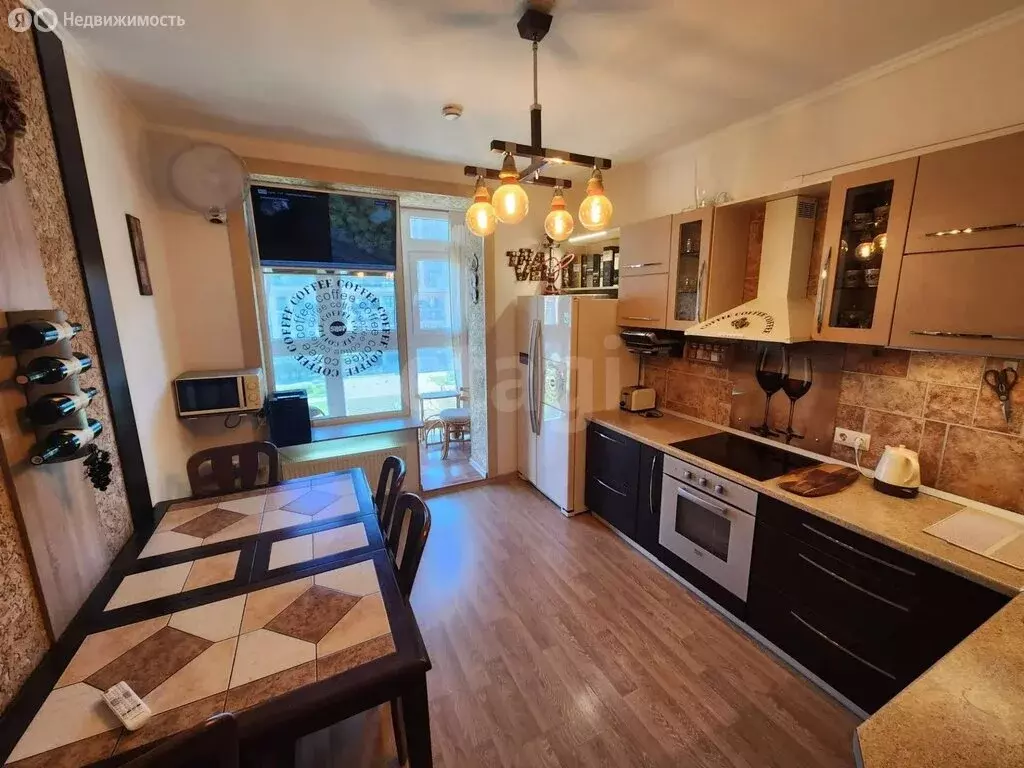 3-комнатная квартира: Санкт-Петербург, улица Адмирала Черокова, 18к3 ... - Фото 1