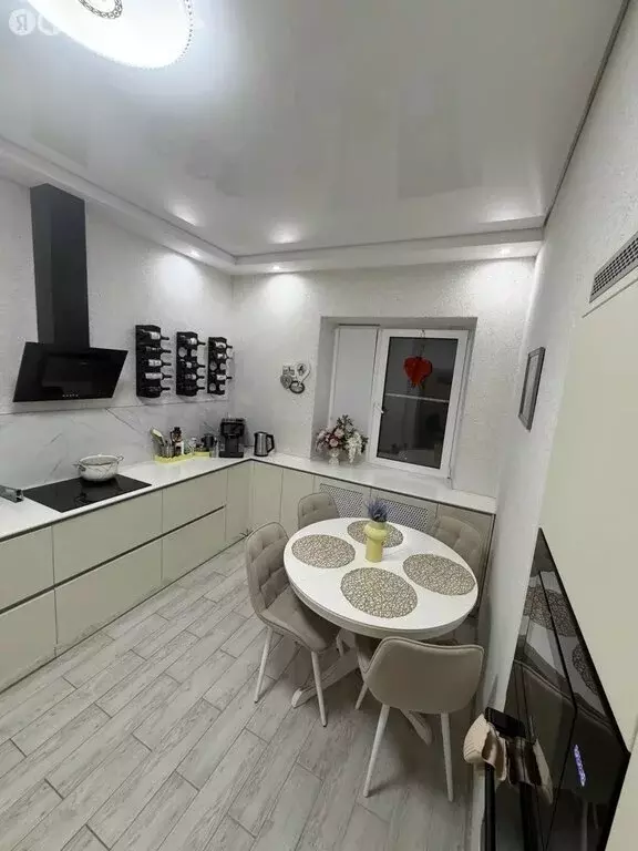 3-комнатная квартира: Кириши, Волховская набережная, 52 (90 м) - Фото 2